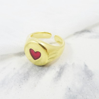 Δαχτυλίδι σε χρυσό χρώμα με σμάλτο σε σχήμα καρδιάς