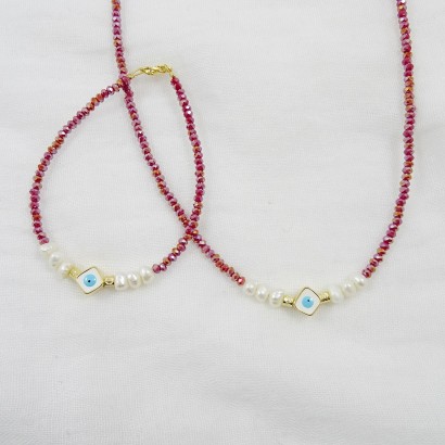 Women's necklace with red crystals and square eye