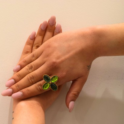 Δαχτυλίδι με πράσινα ζιργκον