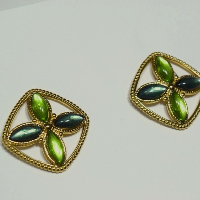 Καρφωτά σκουλαρίκια vintage σε πράσινη απόχρωση