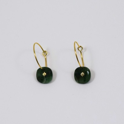 Σκουλαρίκια με πέτρα πράσινου αχάτη και μικρό αστέρι